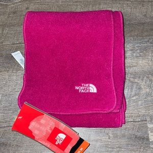 NWT Pink Northface Scarf.